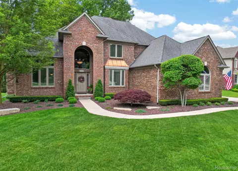 34380 Dante Dr, Chesterfield, MI 48047