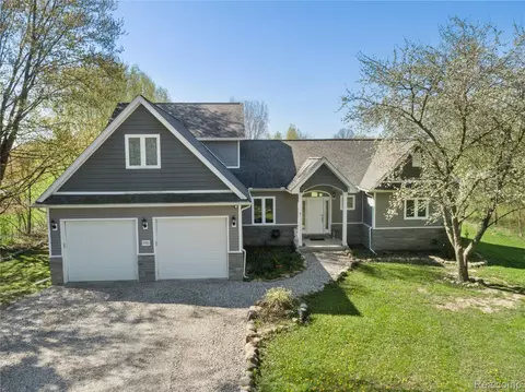 5785 Layton Rd, Howell, MI 48836