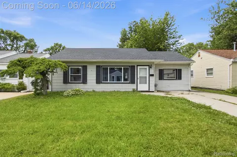 26295 Kathy St, Roseville, MI 48066