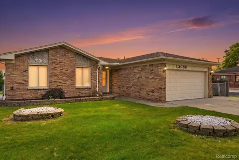 33058 Ione Dr, Sterling Heights, MI 48310