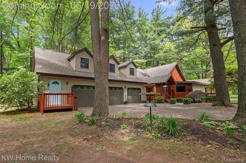 4474 Five Lakes Rd, North Branch, MI 48461