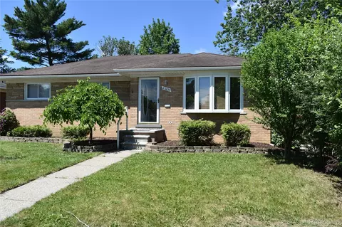 23825 Johnston Ave, Eastpointe, MI 48021