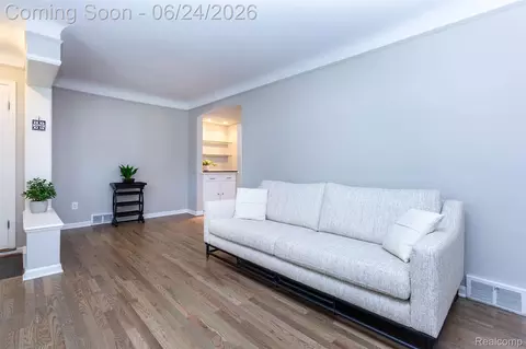 Living - 21170 Outer Drive Dr, Dearborn, MI 48124 photo 3 of 5