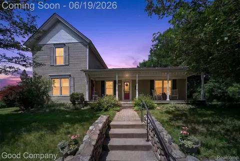 89 S Main St, Village Of Clarkston, MI 48346