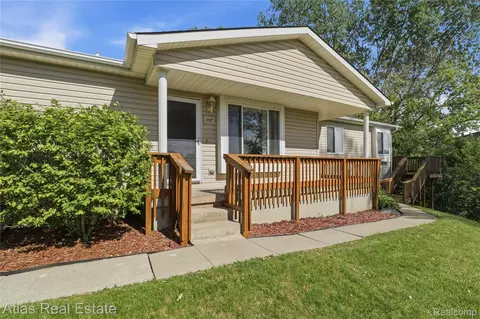 1117 Lake Shore Cir, Mundy, MI 48439