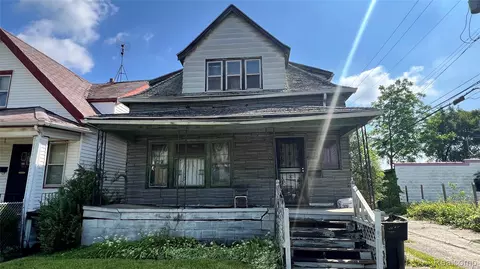 6628 Burns St, Detroit, MI 48213