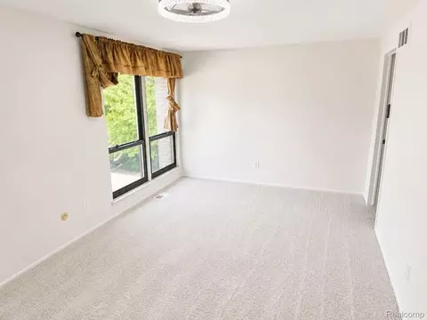 20909 Sherman Ave, Southfield, MI 48033