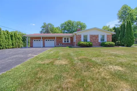 21515 Huron River Dr, Huron, MI 48164