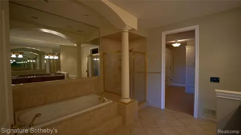 Bath - 6608 Enclave Dr, Independence, MI 48348 photo 2 of 7
