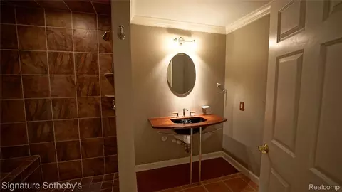 Bath - 6608 Enclave Dr, Independence, MI 48348 photo 7 of 7