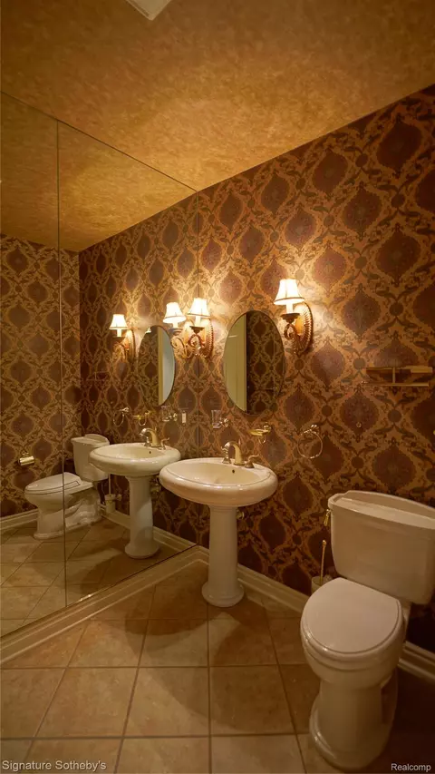 Bath - 6608 Enclave Dr, Independence, MI 48348 photo 3 of 7