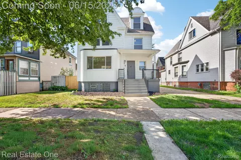 255 Poplar St, Wyandotte, MI 48192
