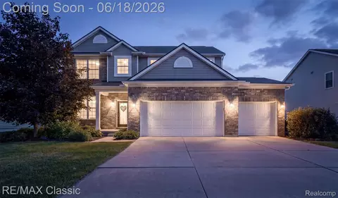10884 Bouldercrest Dr, Green Oak, MI 48178