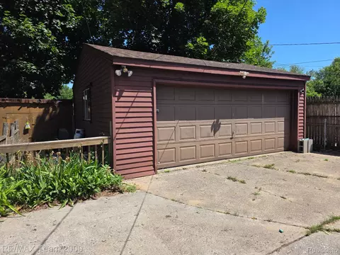 Exterior - 38114 Walnut St, Romulus, MI 48174 photo 2 of 2