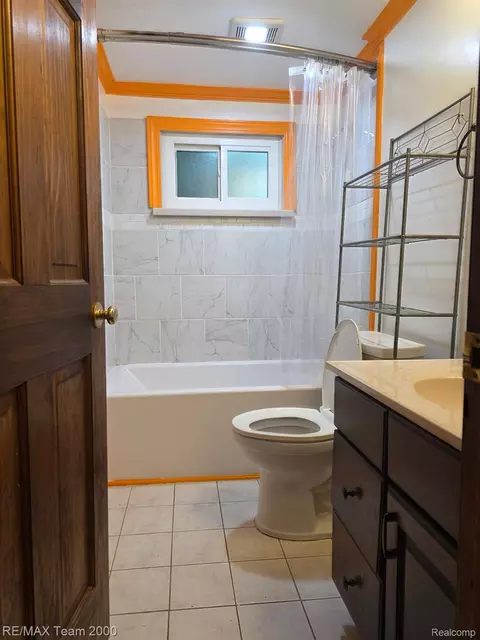 Bath - 38114 Walnut St, Romulus, MI 48174 photo 1 of 1
