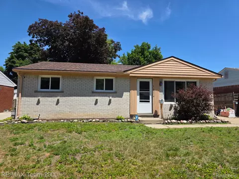38114 Walnut St, Romulus, MI 48174