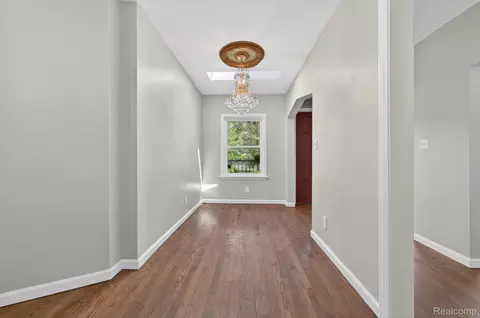 Entry Way - 1781 Brys Dr, Grosse Pointe Woods, MI 48236 photo 2 of 3