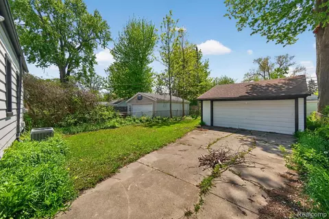 Exterior - 1781 Brys Dr, Grosse Pointe Woods, MI 48236 photo 7 of 8
