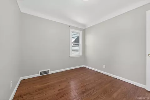 Bedroom - 1781 Brys Dr, Grosse Pointe Woods, MI 48236 photo 4 of 8