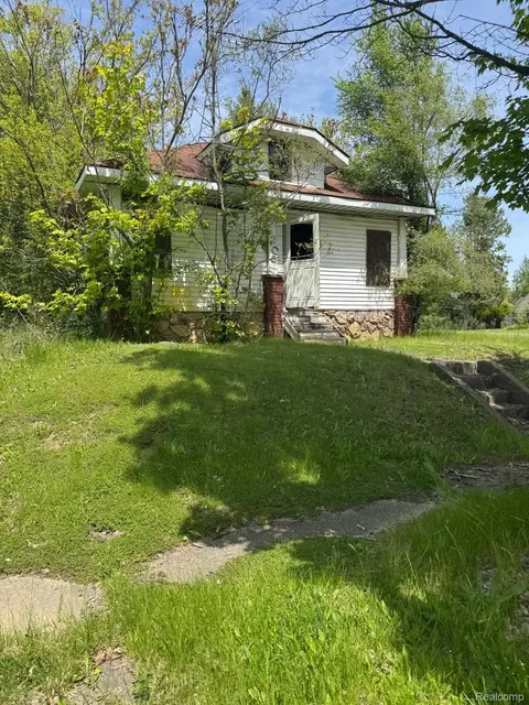205 E Baltimore Blvd, Flint, MI 48505