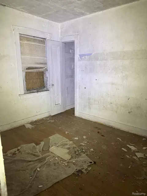 Bedroom - 205 E Baltimore Blvd, Flint, MI 48505 photo 1 of 2