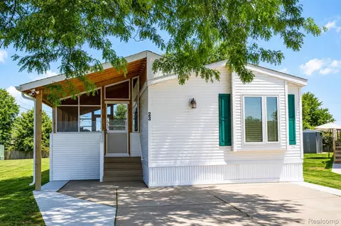 23 Highland Ter, White Lake, MI 48386