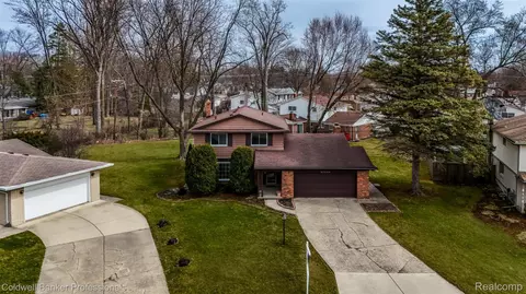 20240 Wildhern St, Southfield, MI 48076