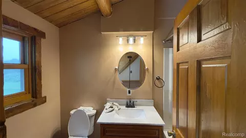 Bath - 2608 E Sutton Rd, Metamora, MI 48455 photo 2 of 5