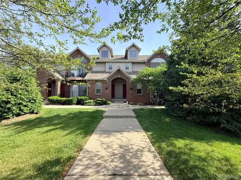 2916 Signature Blvd, Ann Arbor, MI 48103