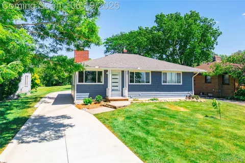 25815 W River Rd, Grosse Ile, MI 48138