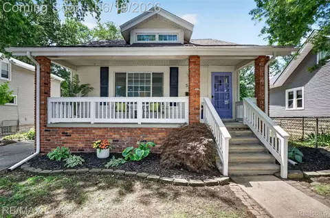 561 W Saratoga St, Ferndale, MI 48220