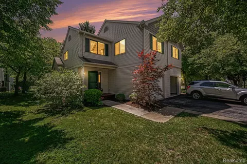 1390 Patricia Ave, Ann Arbor, MI 48103