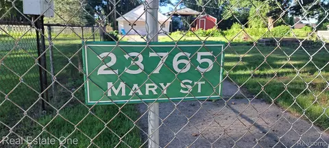 23765 Mary St, Taylor, MI 48180