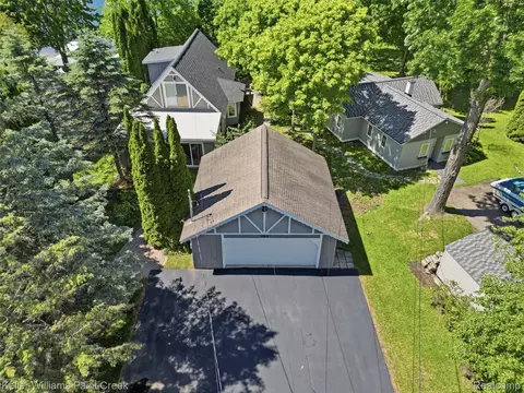 10435 Spring St, Tyrone, MI 48430