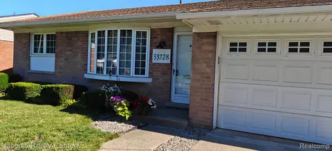 33728 Yuma St, Westland, MI 48185