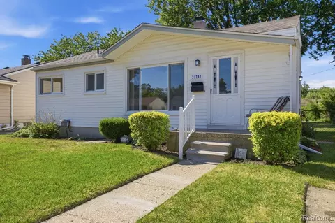 31741 Fairchild St, Westland, MI 48186