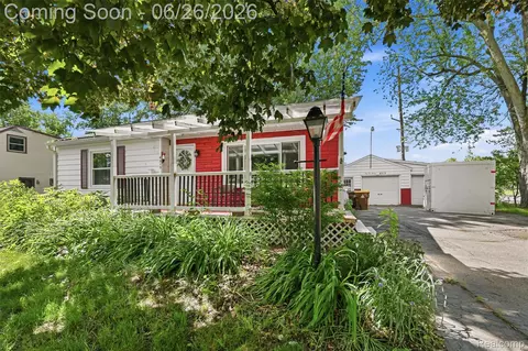 4213 Dallas Ave, Delhi, MI 48842