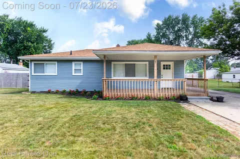 7354 N Shaker Dr, Waterford, MI 48327