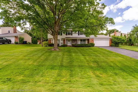 5600 Woodwind Dr, Bloomfield Hills, MI 48301