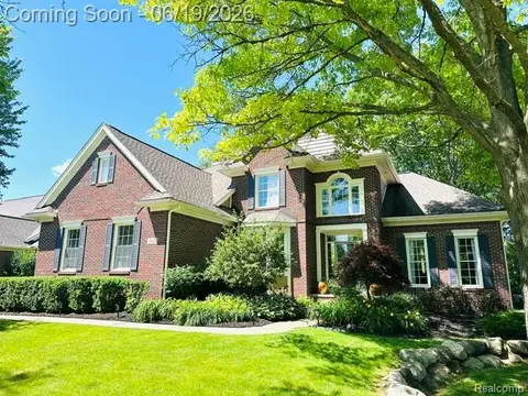4832 Eagle Springs Ct, Independence, MI 48348