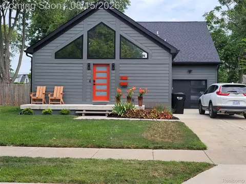 26514 Barrington St E, Madison Heights, MI 48071