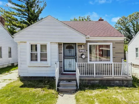 19563 Schoenherr St, Detroit, MI 48205
