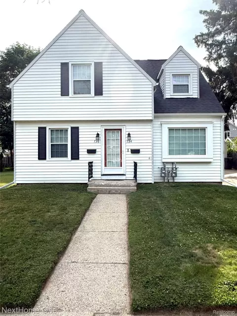 734-736 Briarcliff Rd, Jackson, MI 49203