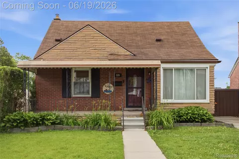 529 Champaign Rd, Lincoln Park, MI 48146