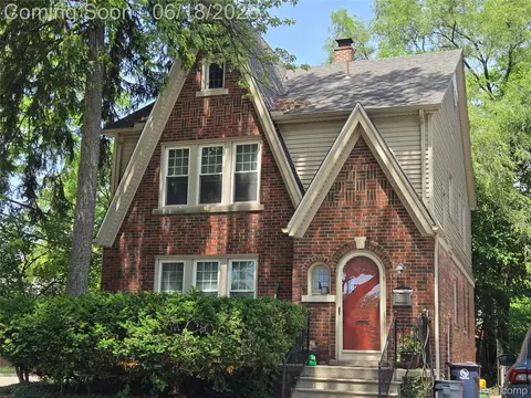 903 E 3rd St E, Royal Oak, MI 48067