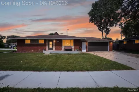 5404 Durwood Dr, Swartz Creek, MI 48473