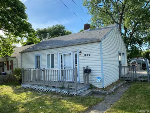 3822 Larchmont St, Flint, MI 48532