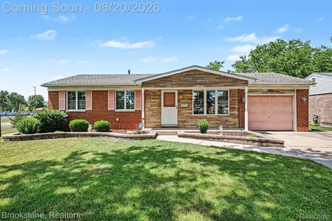 39111 Theresa Ct, Sterling Heights, MI 48313