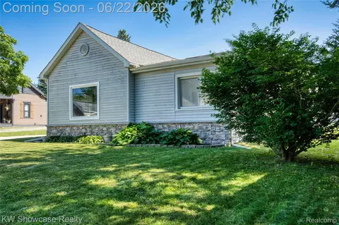 134 2nd St, Lapeer, MI 48455