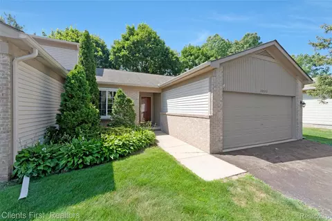 35533 Dove Trl #24, Westland, MI 48185